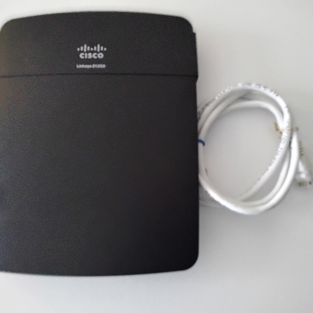 LINKSYS E1200V2  5 OUTLET